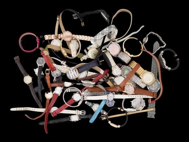 LARGE LOT OF MISCELLANEOUS WRISTWATCHES