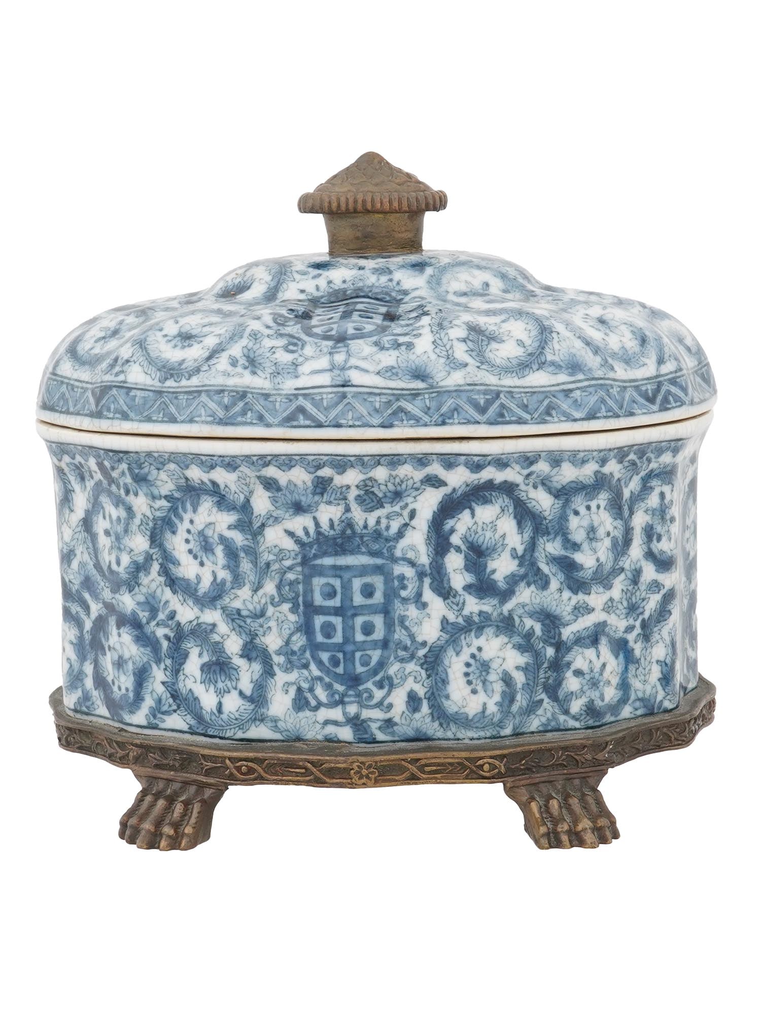 VINTAGE CASTILIAN HAND PAINTED PORCELAIN TRINKET BOX (1 of 8)