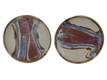 PAIR OF VINTAGE ARTISTIC GLAZED CERAMIC PLATES
