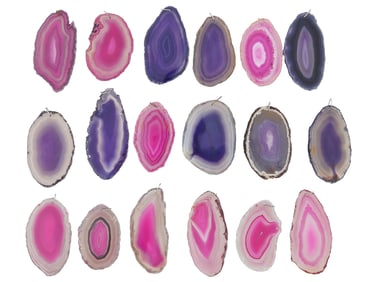 COLLECTION OF VARIOUS PINK PURPLE CARVED AGATE STONES