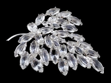 LEAF SHAPED STERLING SILVER BROOCH WITH STONES