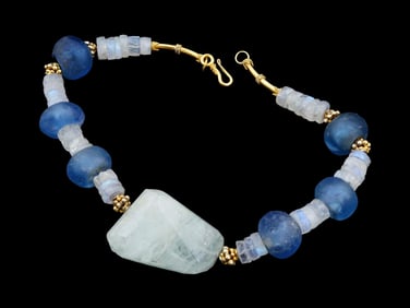 VINTAGE MOUNTAIN CHRYSTAL BEADED DESIGN NECKLACE