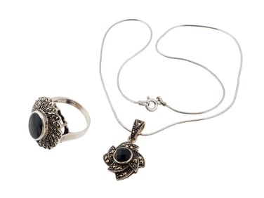 VINTAGE ITALIAN ST SILVER ONYX NECKLACE AND RING SET