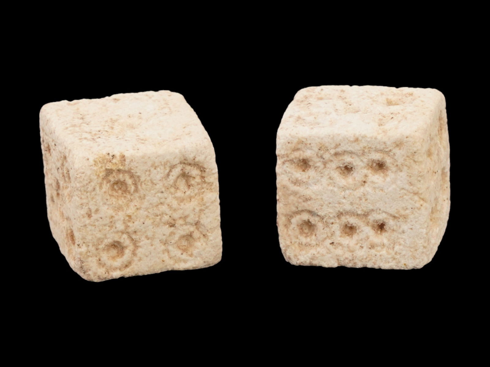 PAIR OF ANCIENT ROMAN CARVED STONE DICE 100 TO 300 AD (1 of 7)