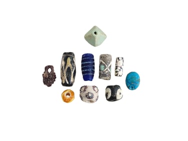 ANCIENT EGYPTIAN MOSAIC AND FAIENCE BEADS 700 TO 100 BC