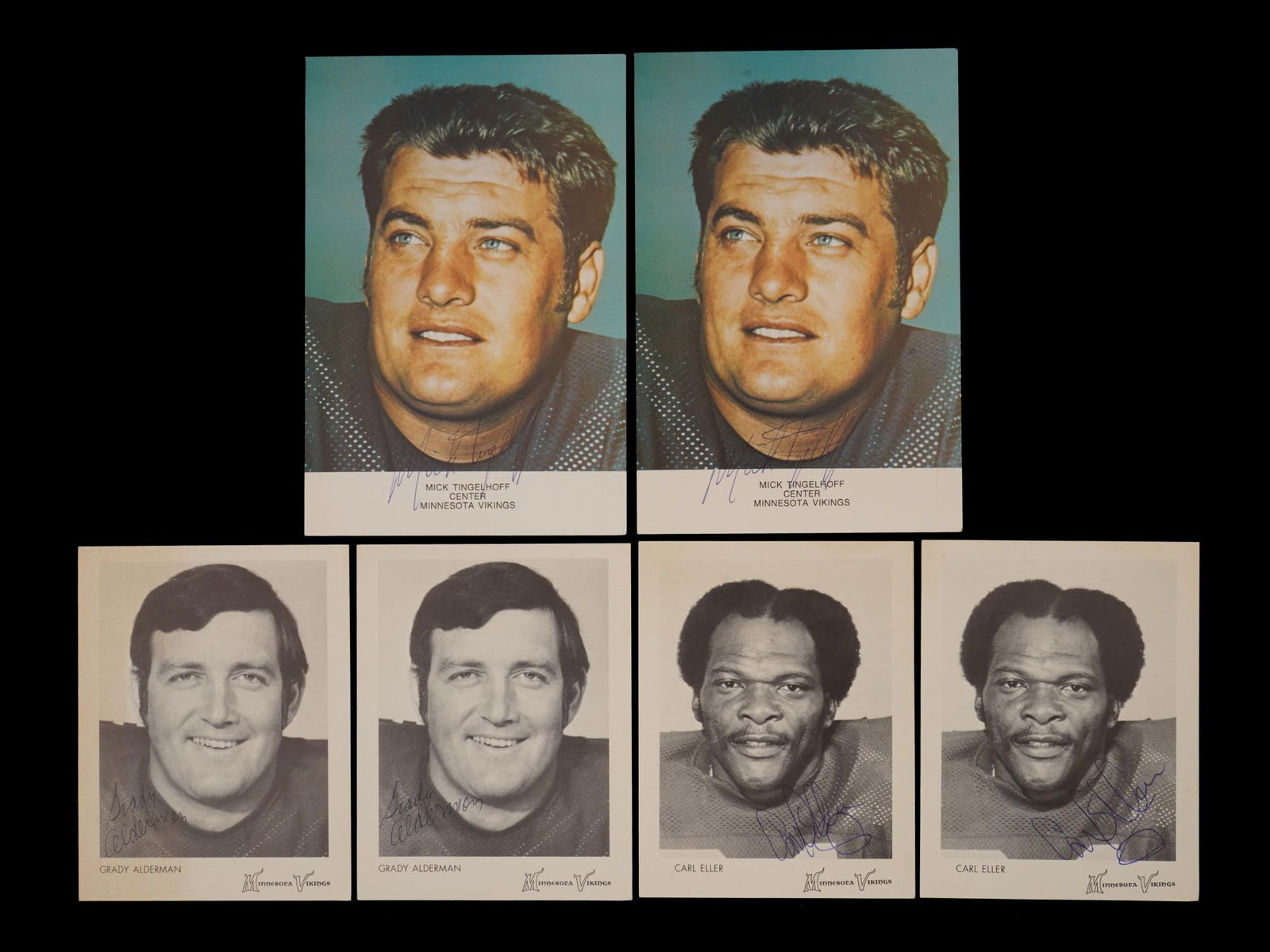 MINNESOTA VIKINGS PLAYER POSTCARDS AUTOGRAPHED: A lot of 6 vintage postcards featuring portraits of American football players from Minnesota Vikings, Mick Tingelhoff, Grady Alderman, Carl Eller. Each postcard is hand-signed by the portrayed player.