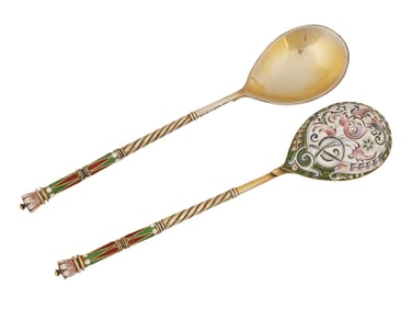 PAIR OF RUSSIAN SILVER CLOISONNE ENAMEL TEA SPOONS
