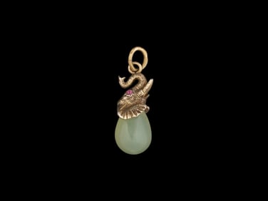 RUSSIAN JADE SILVER AND RUBY ELEPHANT EGG PENDANT