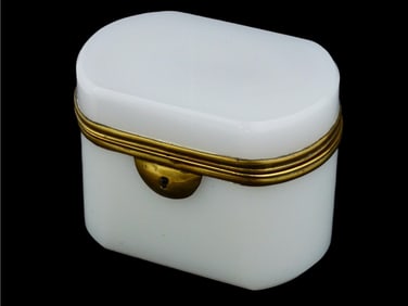 ANTIQUE 19TH C FRENCH OPALINE GLASS TRINKET BOX