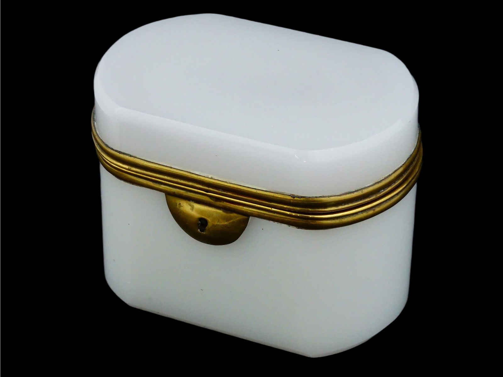 ANTIQUE 19TH C FRENCH OPALINE GLASS TRINKET BOX (1 of 10)