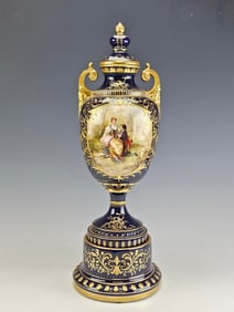 LARGE ANTIQUE ROYAL VIENNA PORCELAIN VASE URN SIGNED