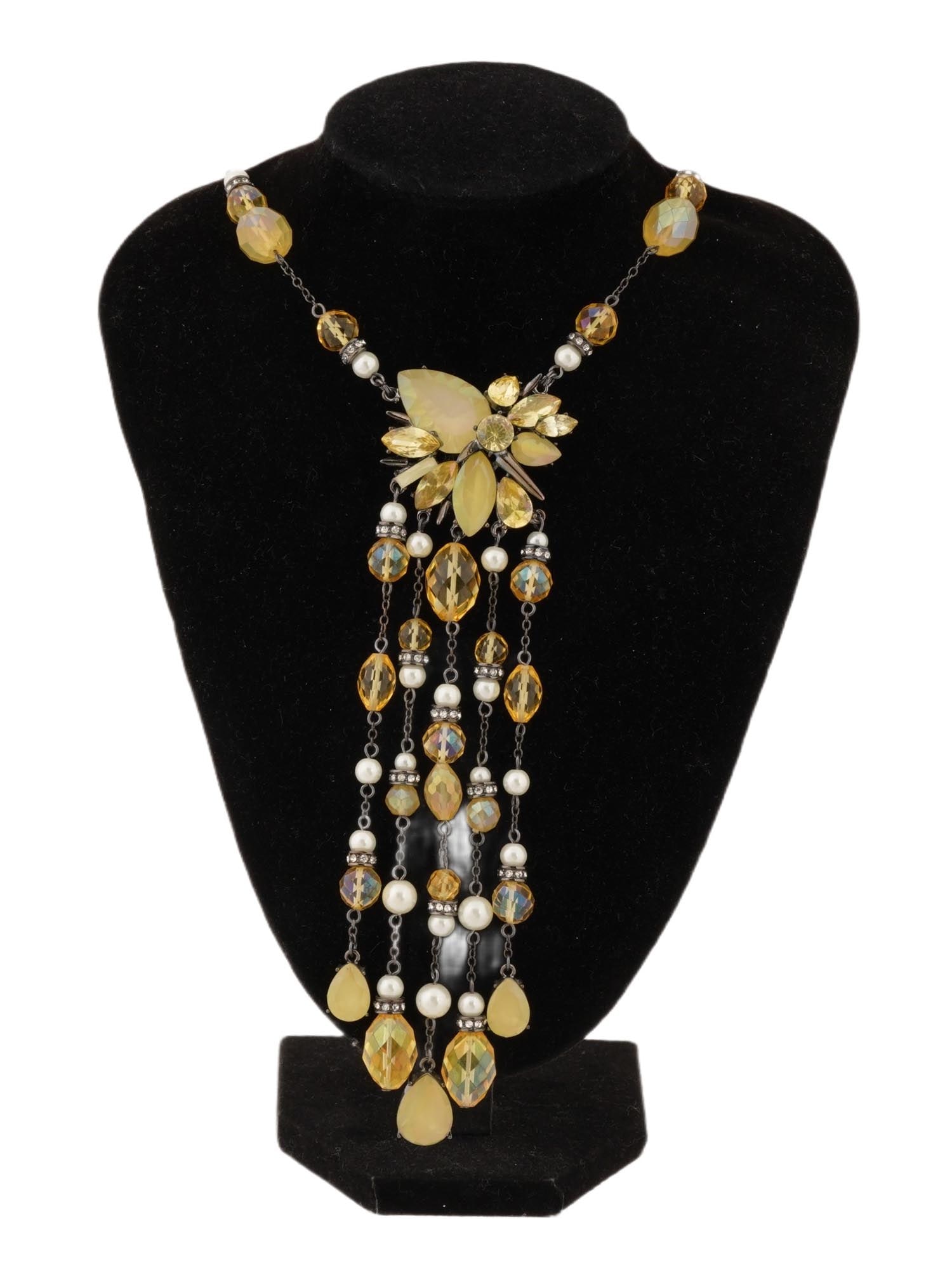 VTG ERICKSON BEAMON ROCKS DRIPPY RHINESTONE NECKLACE: A vintage Erickson Beamon Rocks Drippy yellow rhinestone and faux pearl necklace. This piece features yellow-hued rhinestones and faux pearls arranged in a cascading, waterfall-like formation with a c