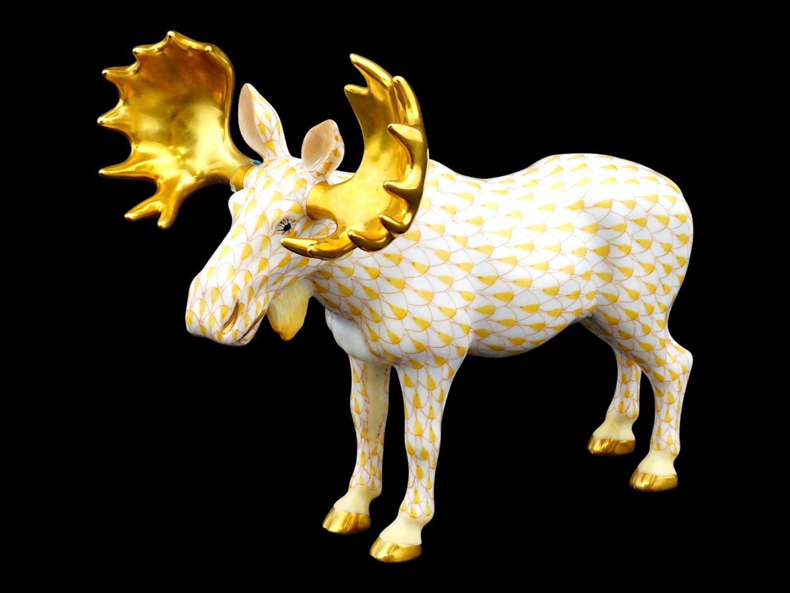 HEREND HUNGARY HAND PAINTED PORCELAIN MOOSE FIGURINE (1 of 10)