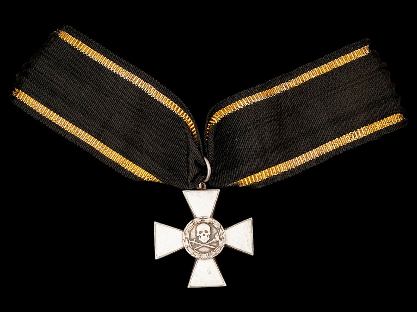 RUSSIAN ENAMEL CROSS OF THE BRAVE BULAK BULACHOWICZ: A Cross of the Brave, also known as the Cross of Bulak-Bulachowicz, featuring a military decoration established by General Stanislaw Bulak-Balachowicz for his Volunteer Army during the Russian Civil W