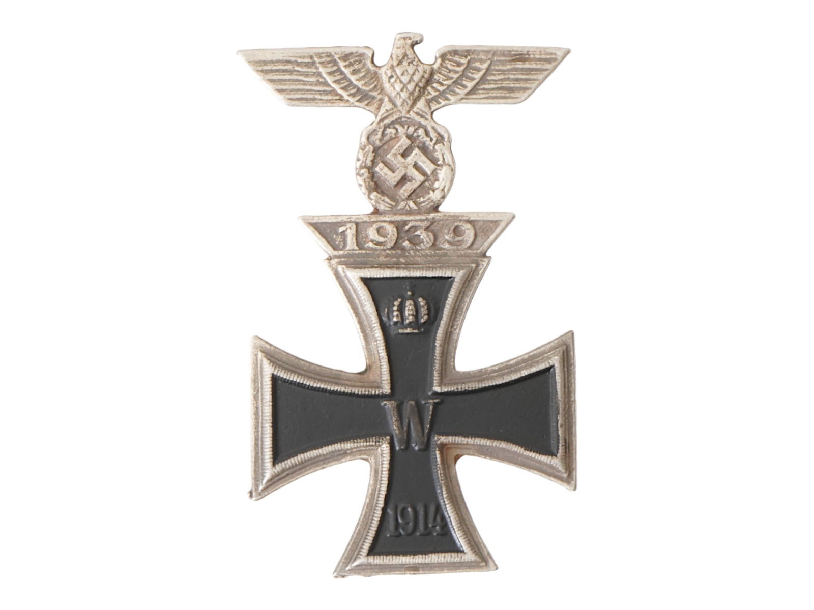 WWI GERMAN IMPERIAL IRON CROSS FIRST CLASS W 1939 CLASP: A WWI German Imperial Iron Cross, First Class, fitted with a 1939 clasp, indicating a recipient who was originally awarded the decoration for service in World War I and later recognized again during W