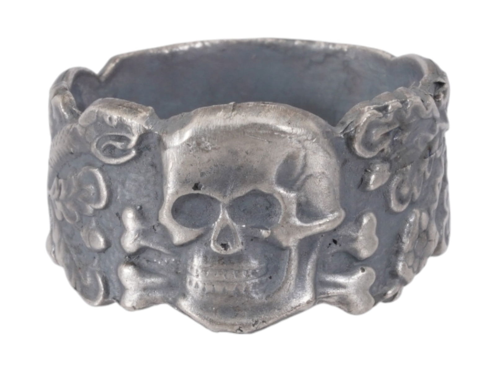 WWII STYLE GERMAN ANTI PARTISAN WARFARE SIGNET RING: A World War II style Nazi German Anti Partisan Warfare silver signet ring. Totenkopf flanked by oak leaves and snake. Marked 800 on the inside. Total Weight: 6.2 grams. Second World War Third Reich Hi