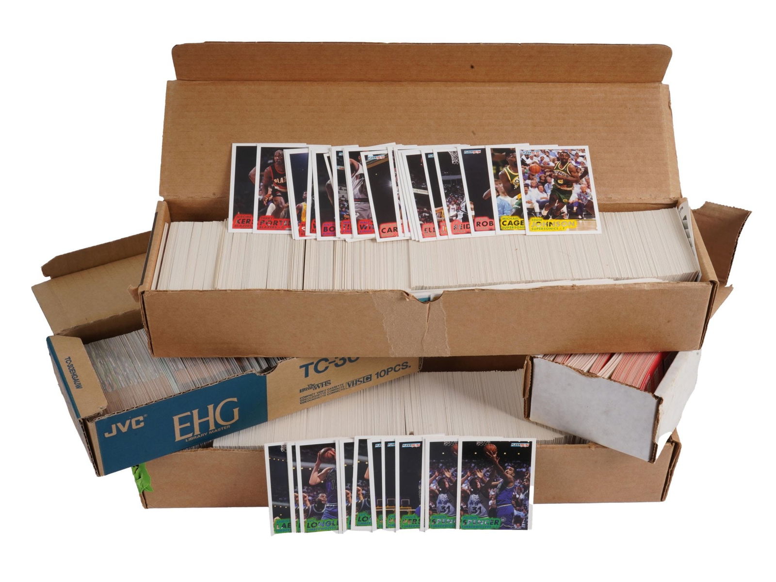 LARGE COLLECTION OF VINTAGE SPORTS CARDS (1 of 2)