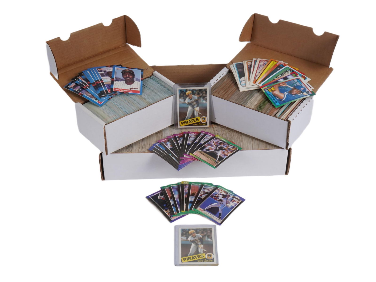 LARGE COLLECTION OF AMERICAN SPORTS TRADING CARDS (1 of 3)