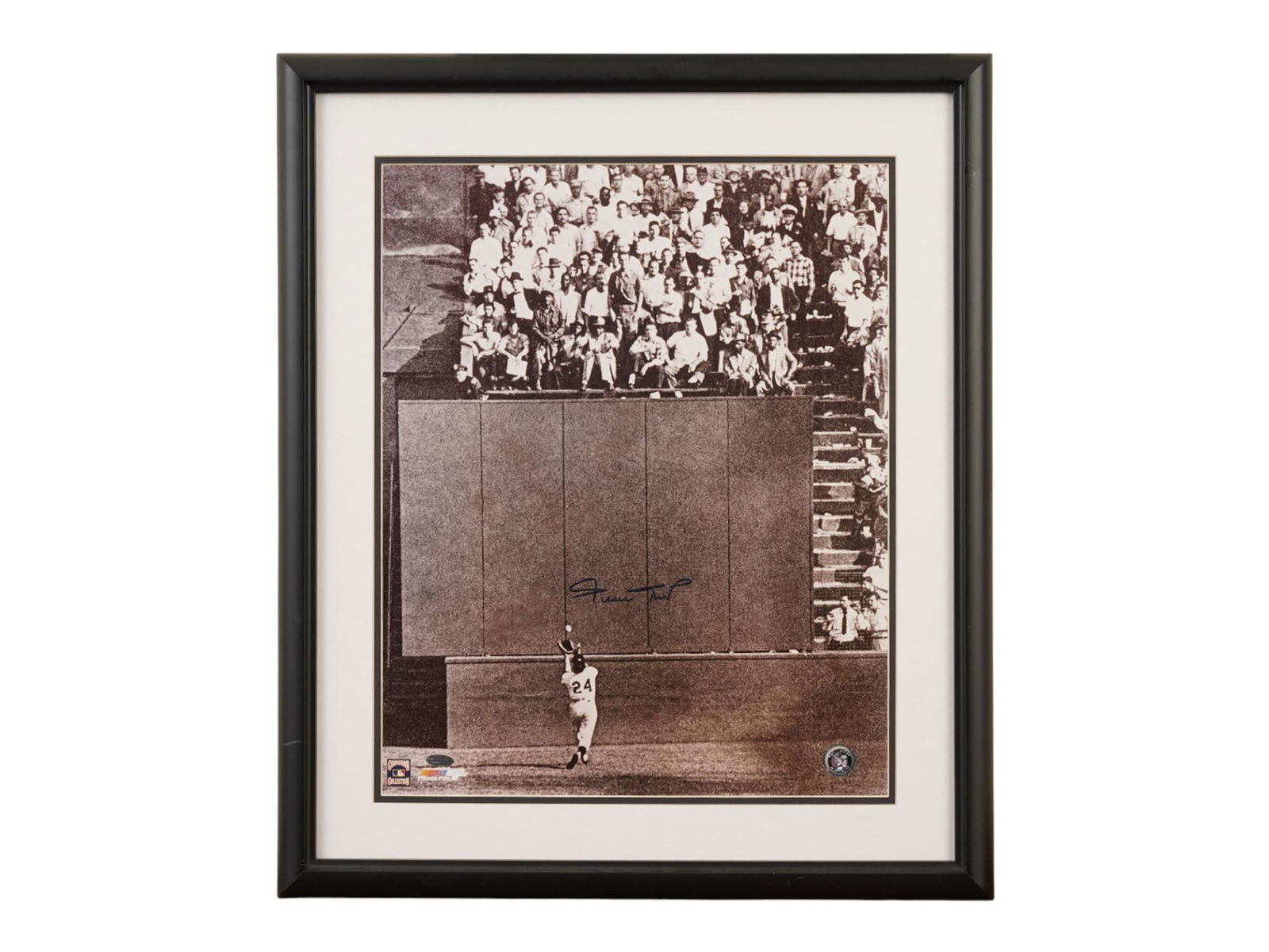 WILLIE MAYS SIGNED 1954 WORLD SERIES THE CATCH FRAMED PHOTO (1 of 5)