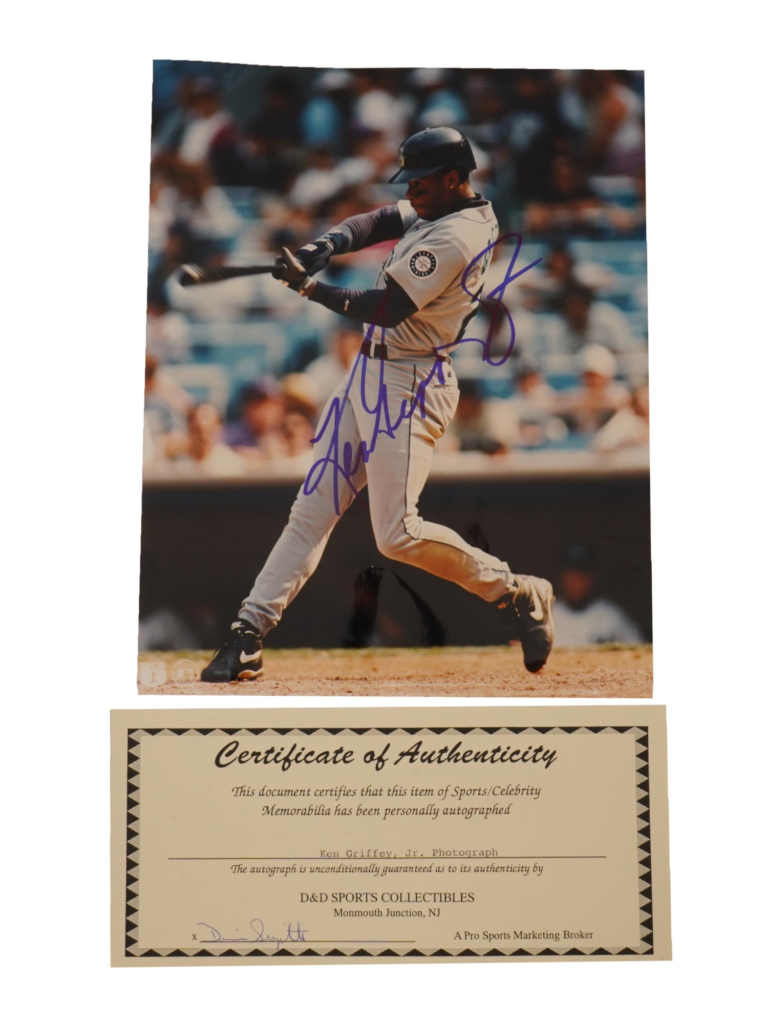 KEN GRIFFEY JR. AUTOGRAPHED PHOTO WITH COA DD SPORTS (1 of 6)
