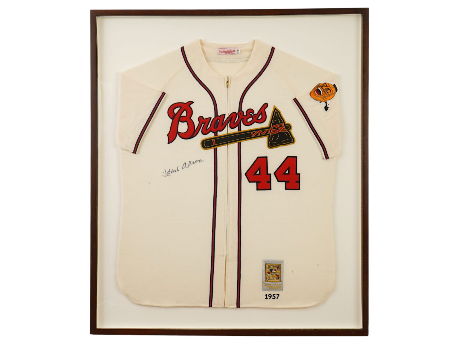 HANK AARON SIGNED BRAVES MITCHELL NESS FRAMED JERSEY (1 of 5)