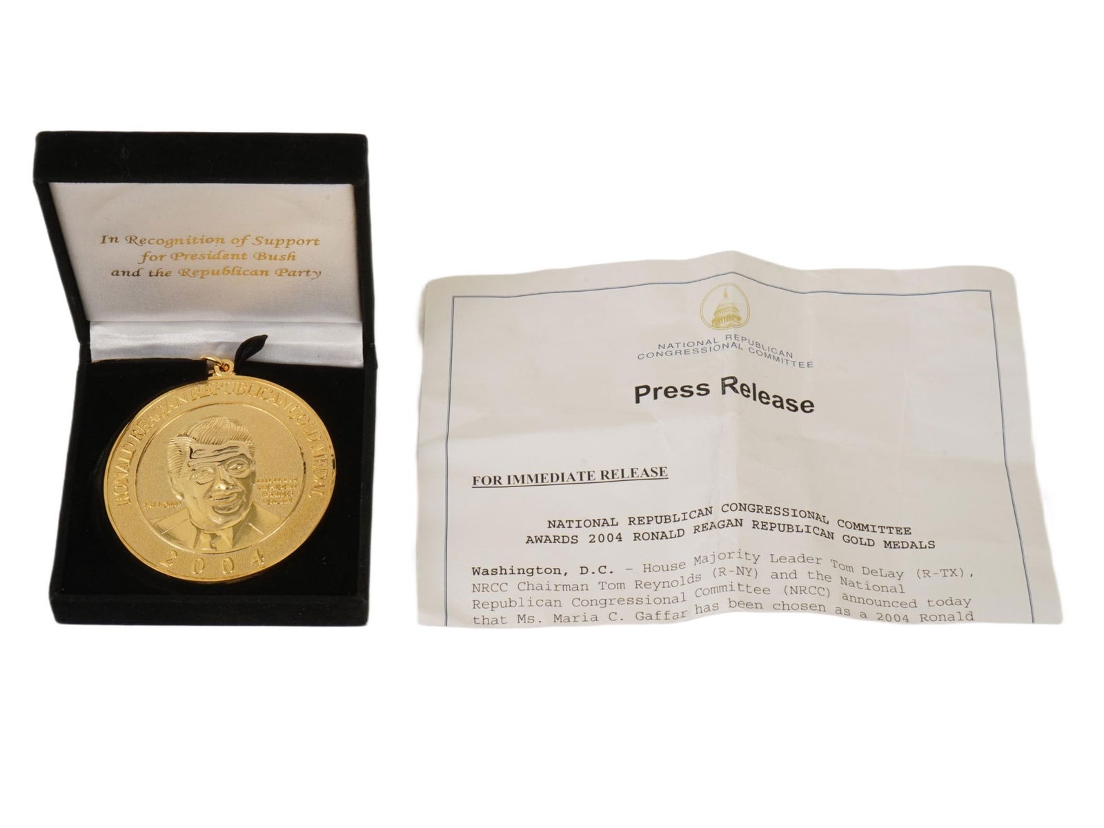 2004 RONALD REAGAN REPUBLICAN GOLD MEDAL SET (1 of 8)