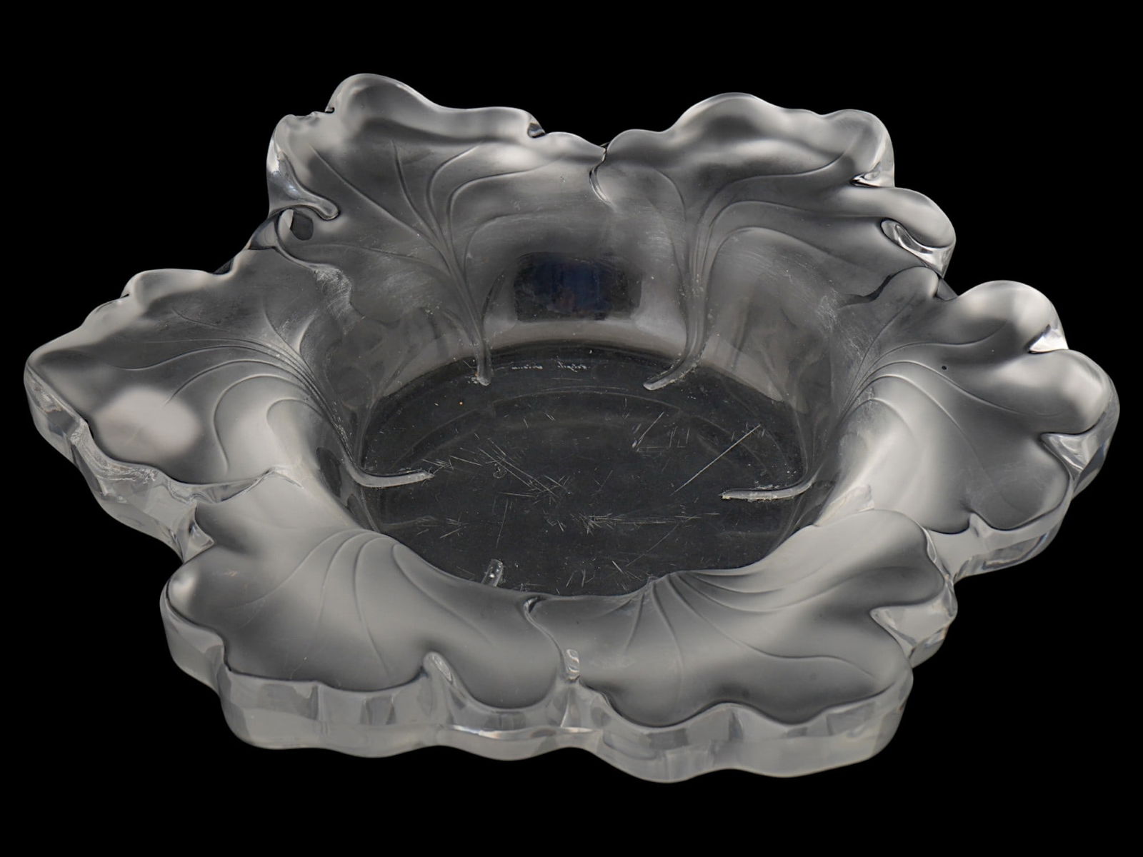 LARGE FROSTED CRYSTAL GLASS CENTERPIECE BOWL (1 of 5)
