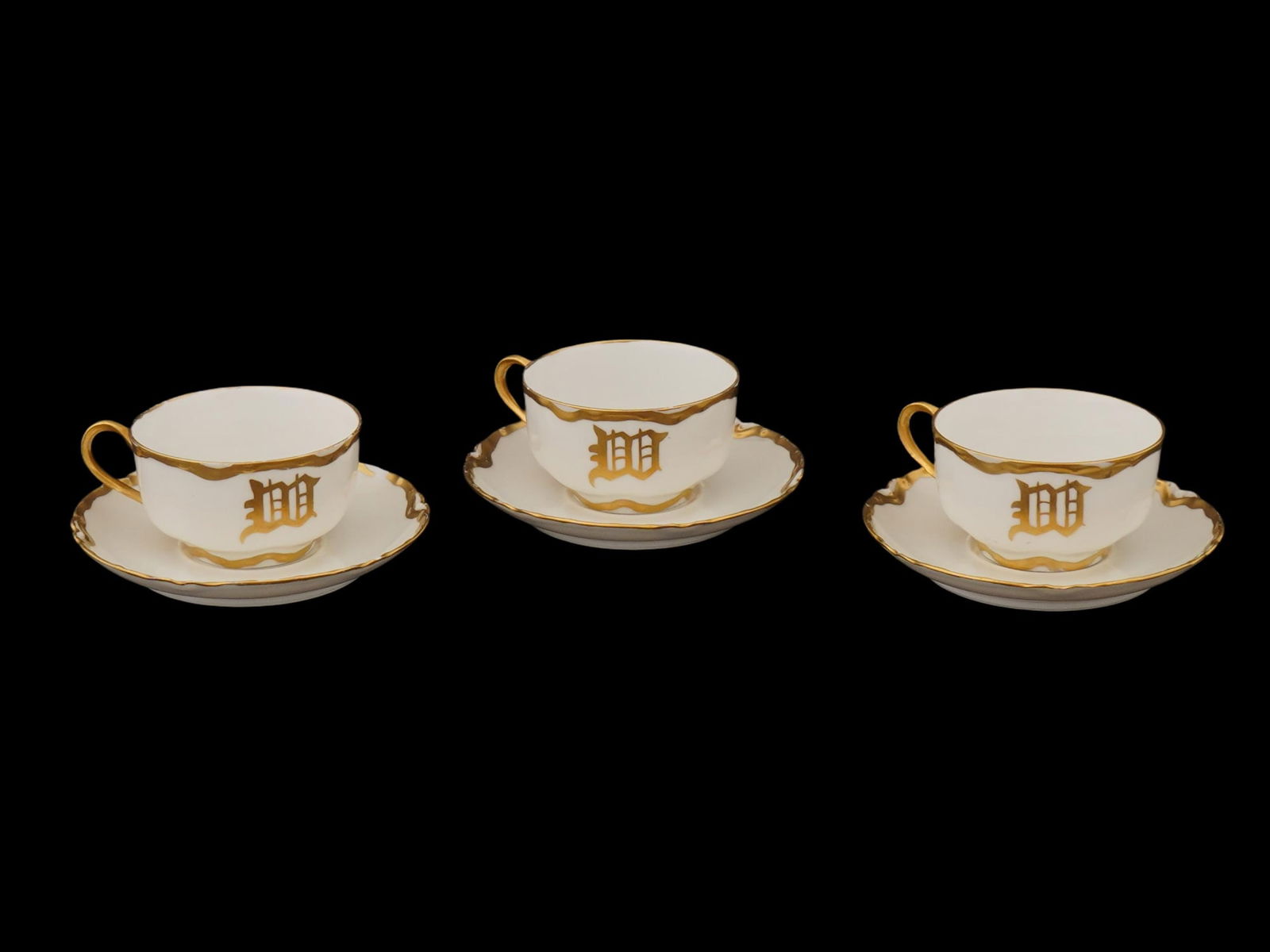 ANTIQUE FRENCH HAVILAND PORCELAIN TEA CUPS AND SAUCERS (1 of 9)