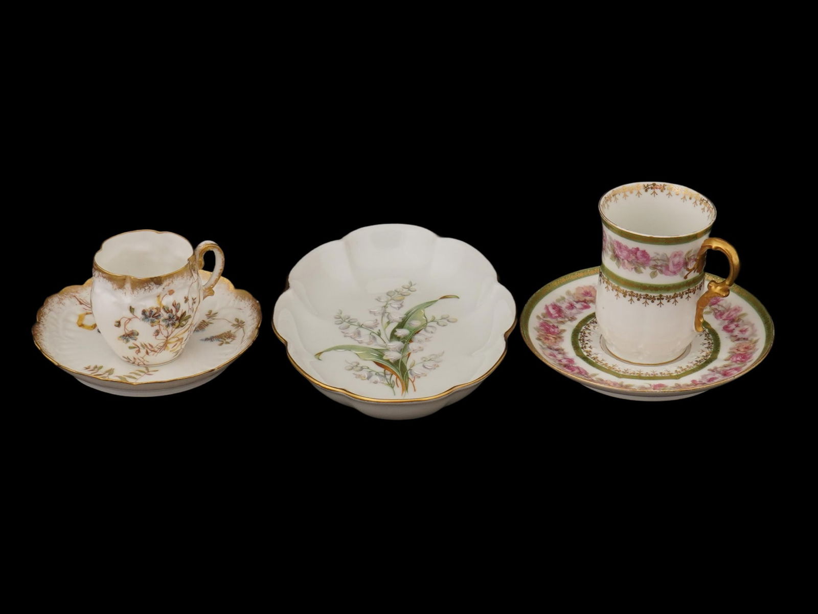 VTG FRENCH LIMOGES PORCELAIN TEA CUPS AND SAUCERS (1 of 11)
