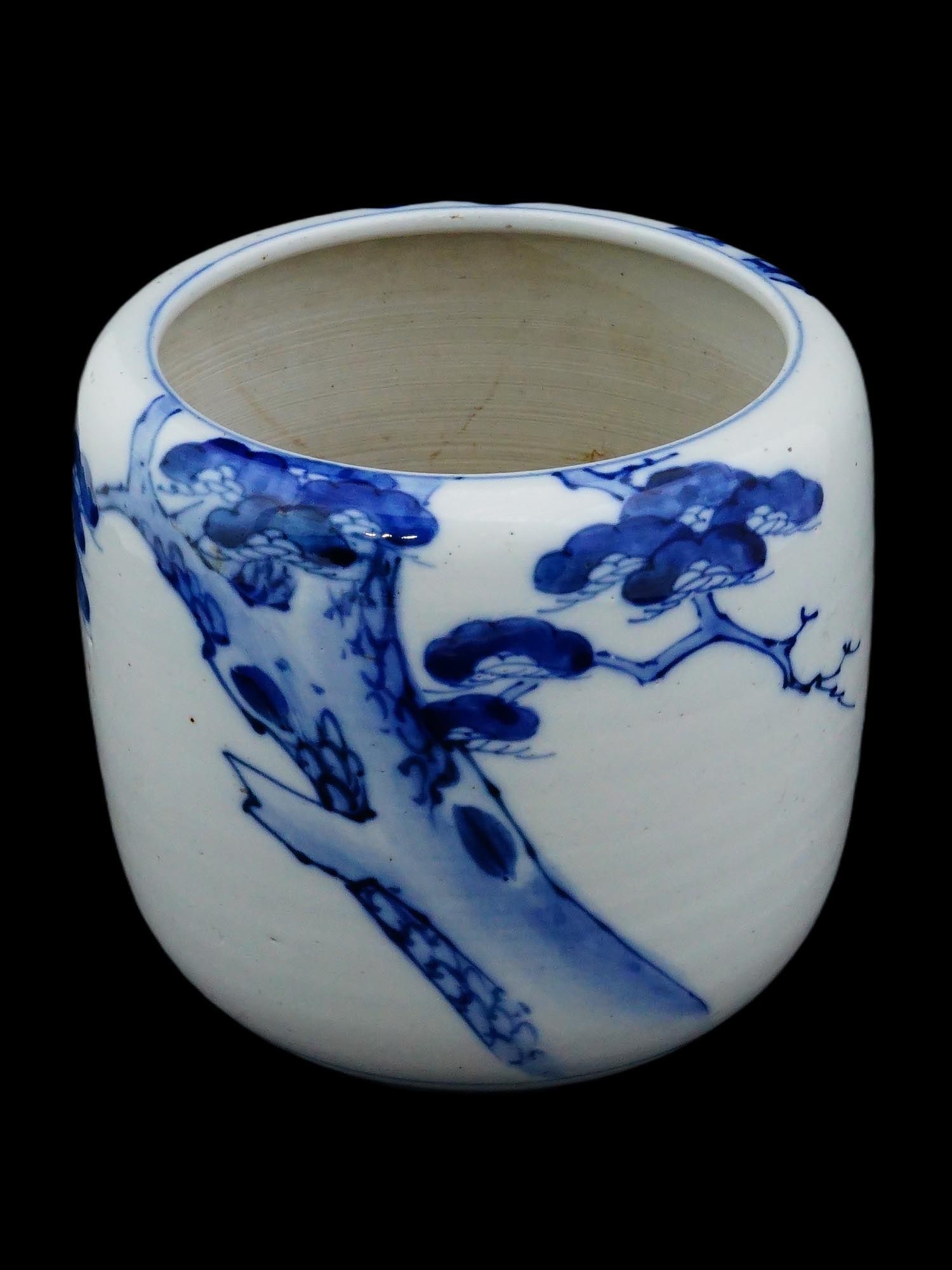 CHINESE PORCELAIN PAINTED BRUSH POT OF CYLINDRICAL FORM (1 of 7)