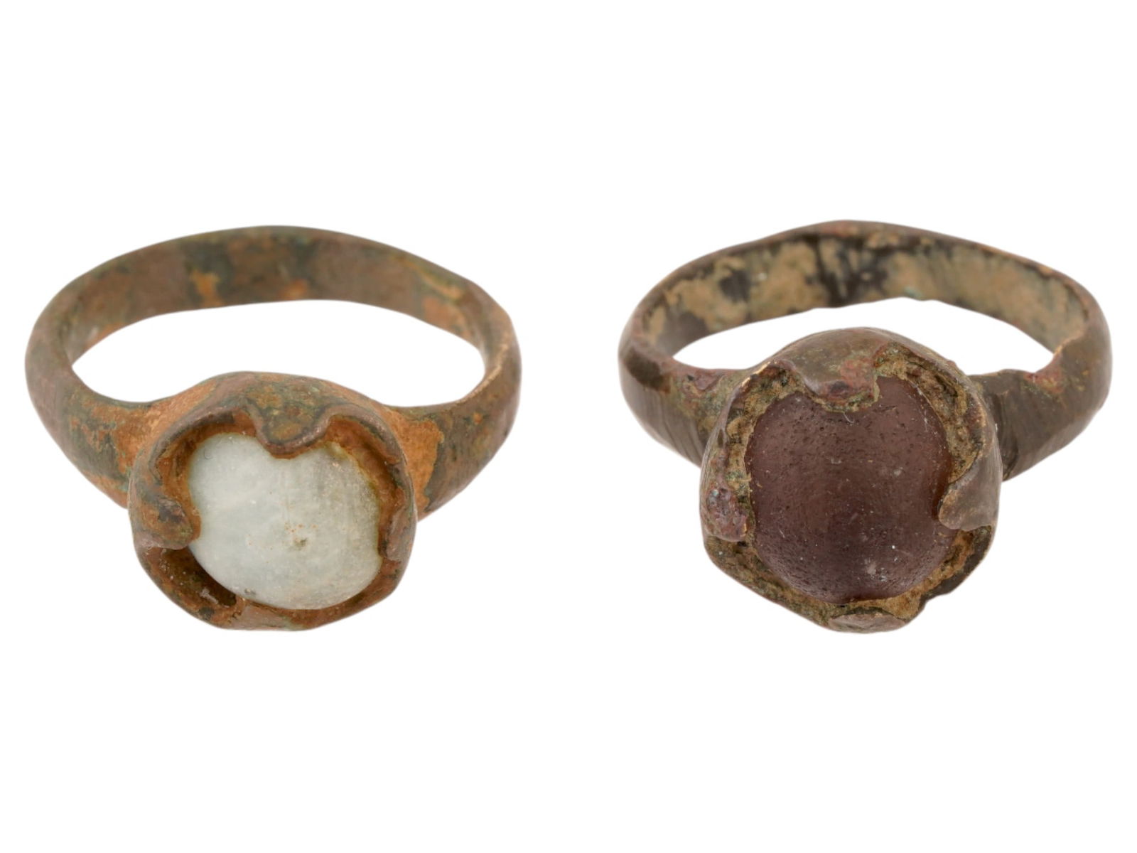 LOT OF ANCIENT ROMAN GLASS BRONZE RINGS 100 TO 300 AD (1 of 5)