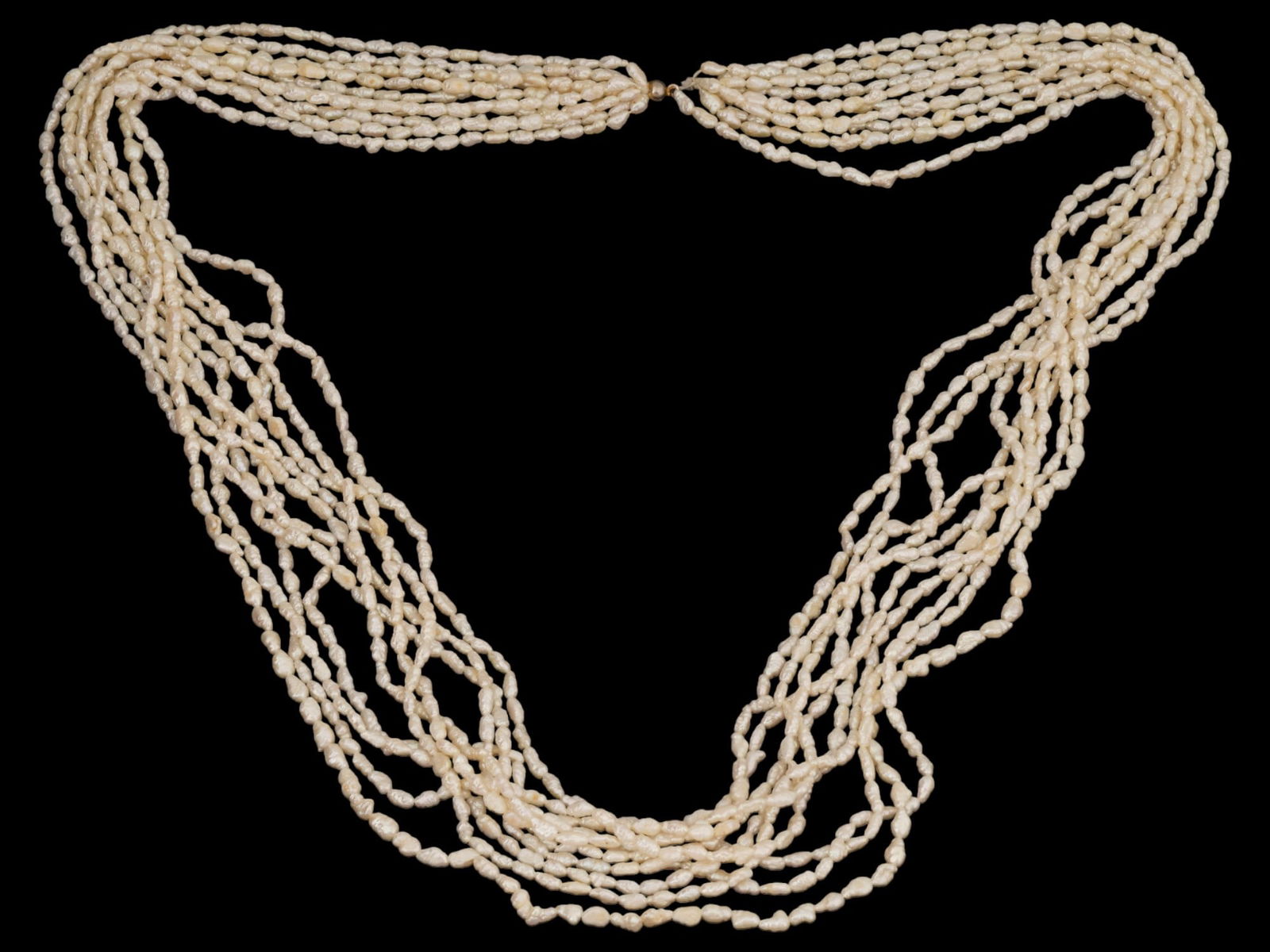 MULTILAYERED BEADED DESIGN RIVER PEARL NECKLACE (1 of 4)