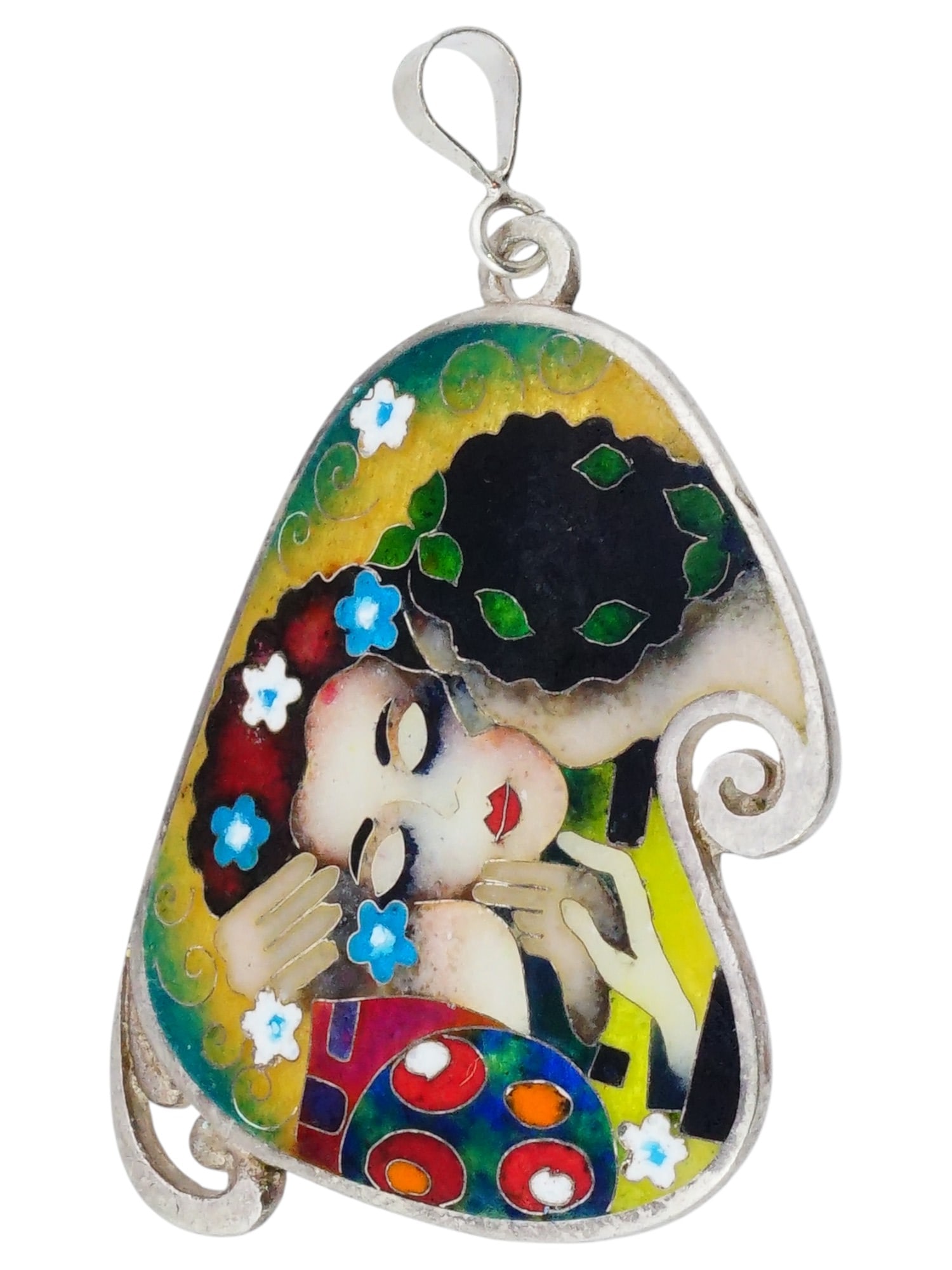 VINTAGE SILVER ENAMEL PENDANT KISS BY GUSTAV KLIMT: A vintage sterling silver cloisonne enamel pendant, showcasing a hand-painted scene inspired by The Kiss by Gustav Klimt. The pendant displays detailed compartments filled with richly colored enamel,