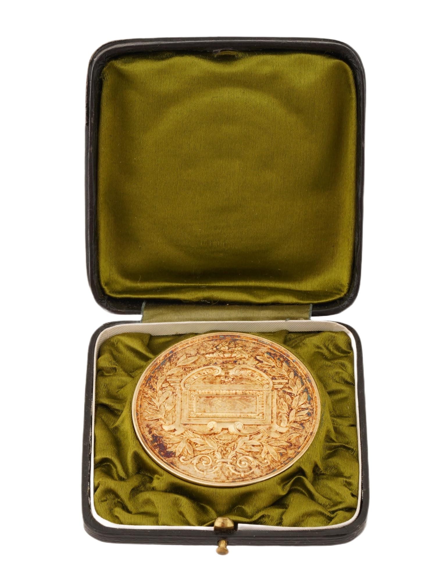 1898 AUSTRO HUNGARIAN COMMEMORATIVE SILVER MEDAL IOB: An antique commemorative silver medal of the Austro Hungarian Empire, dedicated to the horticultural society in Vienna. The medal was issued for the K.K. Gartenbau Gesellschaft in Wien, Imperial Royal