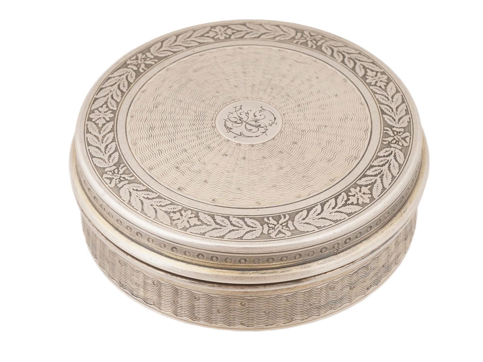 RUSSIAN ENGRAVED GILT STERLING SILVER SNUFF BOX (1 of 7)
