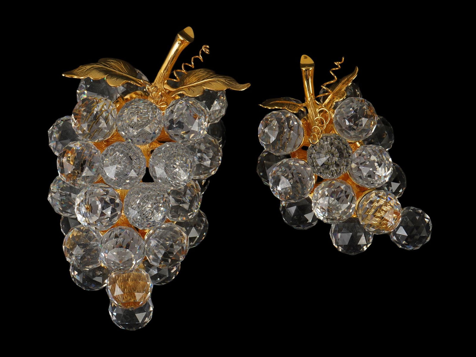 PAIR OF SWAROVSKI FACETED CLEAR CRYSTAL GRAPE CLUSTERS (1 of 7)