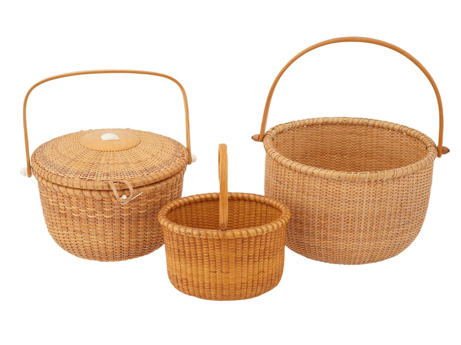 GROUP OF THREE AMERICAN NANTUCKET LIGHTSHIP BASKETS (1 of 11)