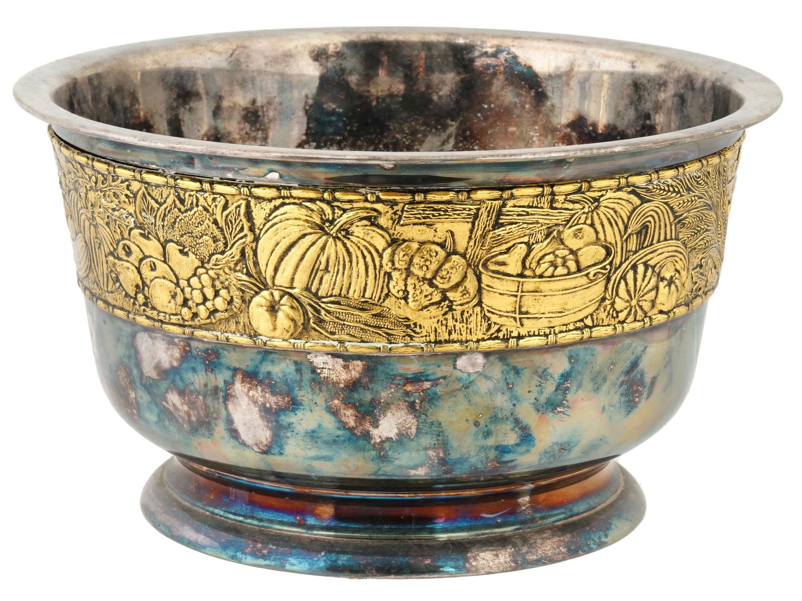 VINTAGE SILVER PLATED HARVEST BOWL BY FRANKLIN MINT: A vintage American silver plated Harvest Bowl, made by Franklin mint. Features rounded design with a flared rim and a short pedestal base. It features an ornate, raised band of gilt decoration around