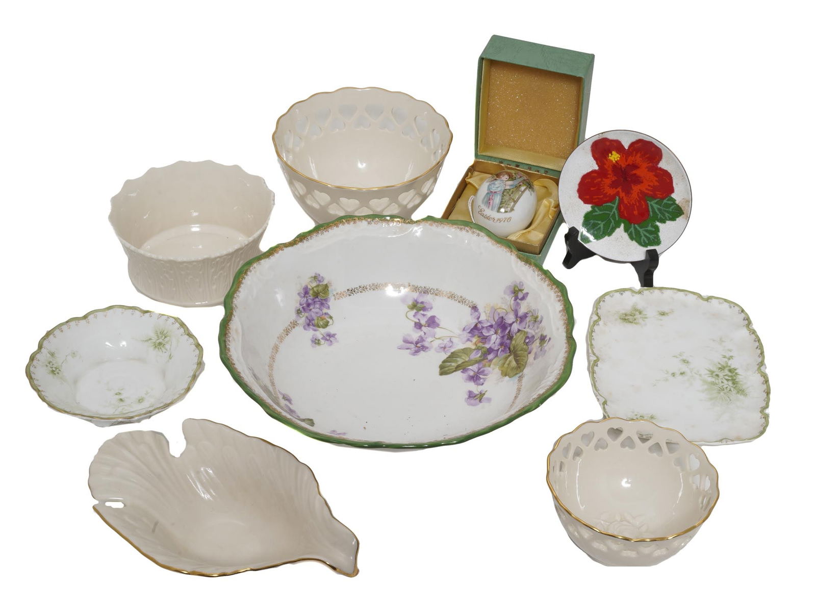 A LOT OF VINTAGE PORCELAIN ITEMS, 9 PIECES (1 of 10)