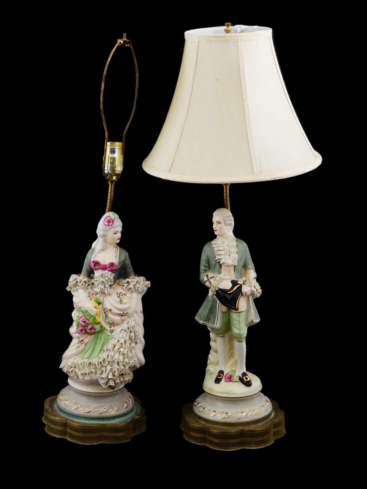 VICTORIAN CAPODIMONTE STYLE PORCELAIN TABLE LAMPS (1 of 10)