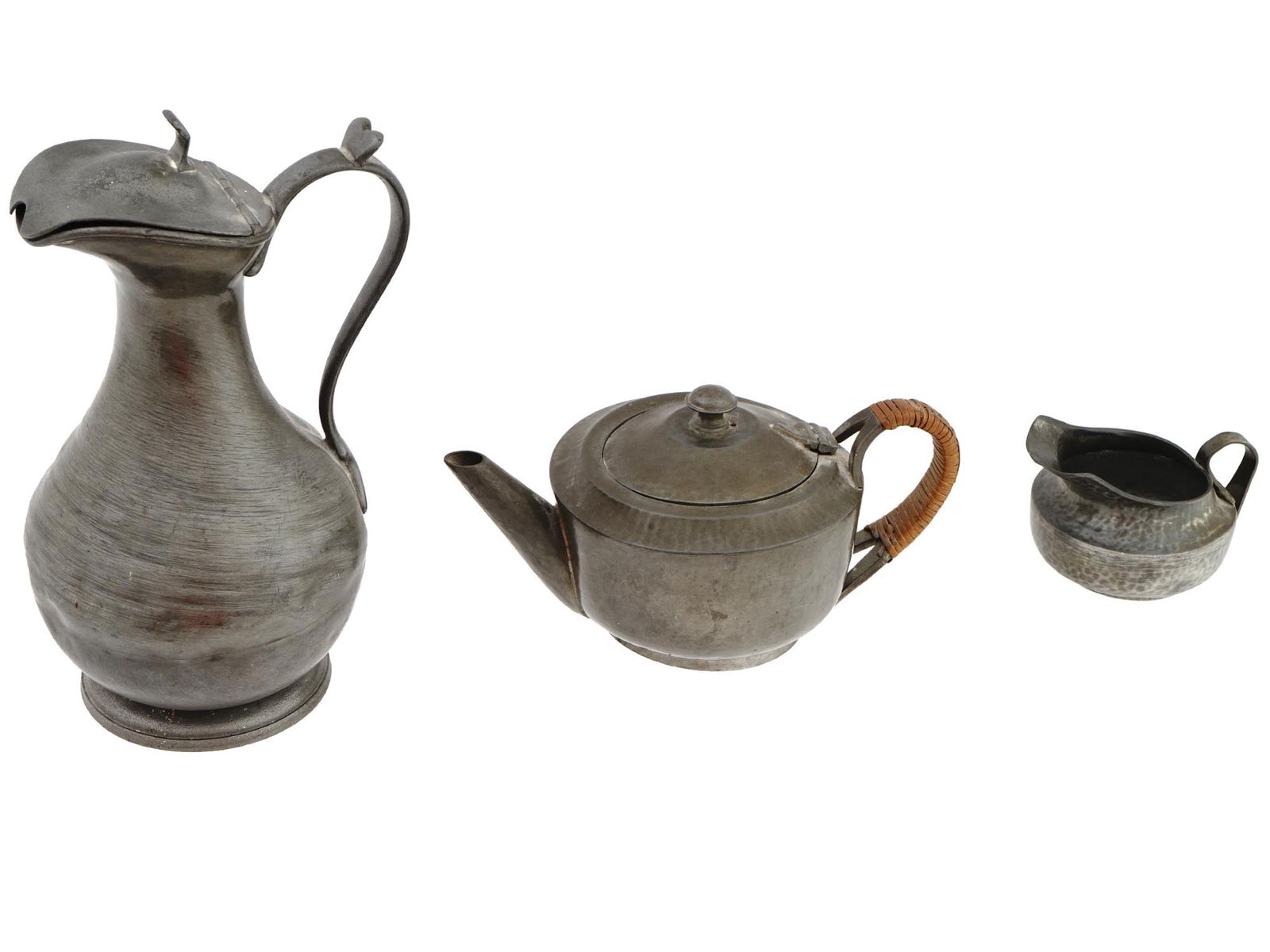 ANTIQUE ENGLISH ARTS AND CRAFTS PEWTER TABLEWARE SET (1 of 11)