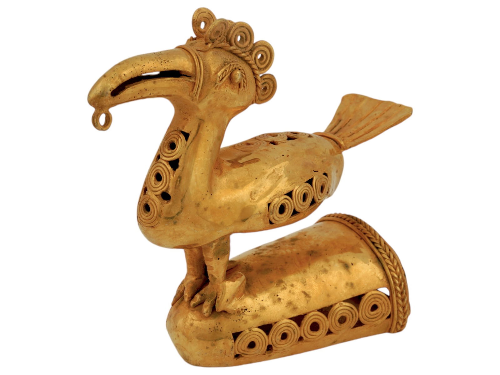 PRE COLUMBIAN TUMBAGA STYLE ZENU RITUAL FIGURE: In the style of ancient Pre-Columbian tumbaga Zenu gold copper alloy ritual figural, depicting a bird figure, adorns this gold staff finial, a decorative element that would have once crowned a wood st