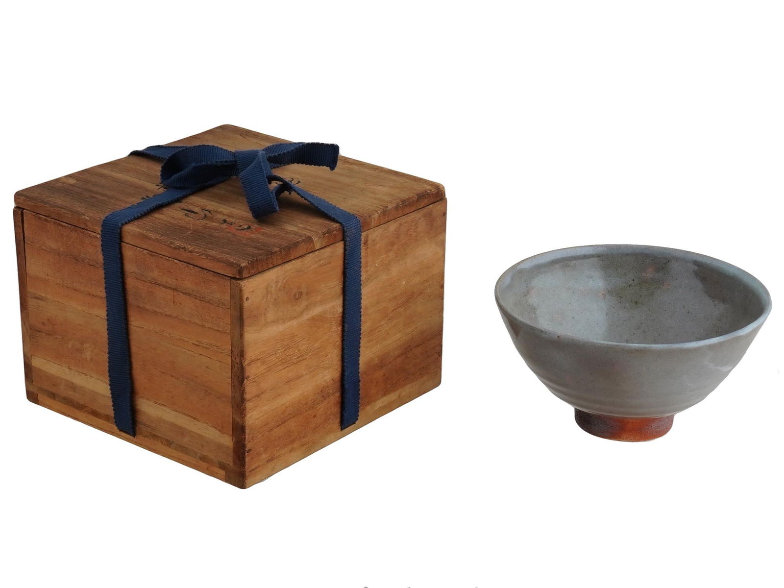 JAPANESE GLAZED POTTERY TEA BOWL WITH WOOD BOX (1 of 6)