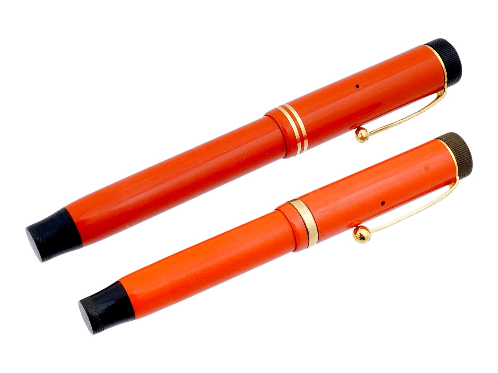 TWO VINTAGE PARKER DUOFOLD BIG RED FOUNTAIN PENS (1 of 8)