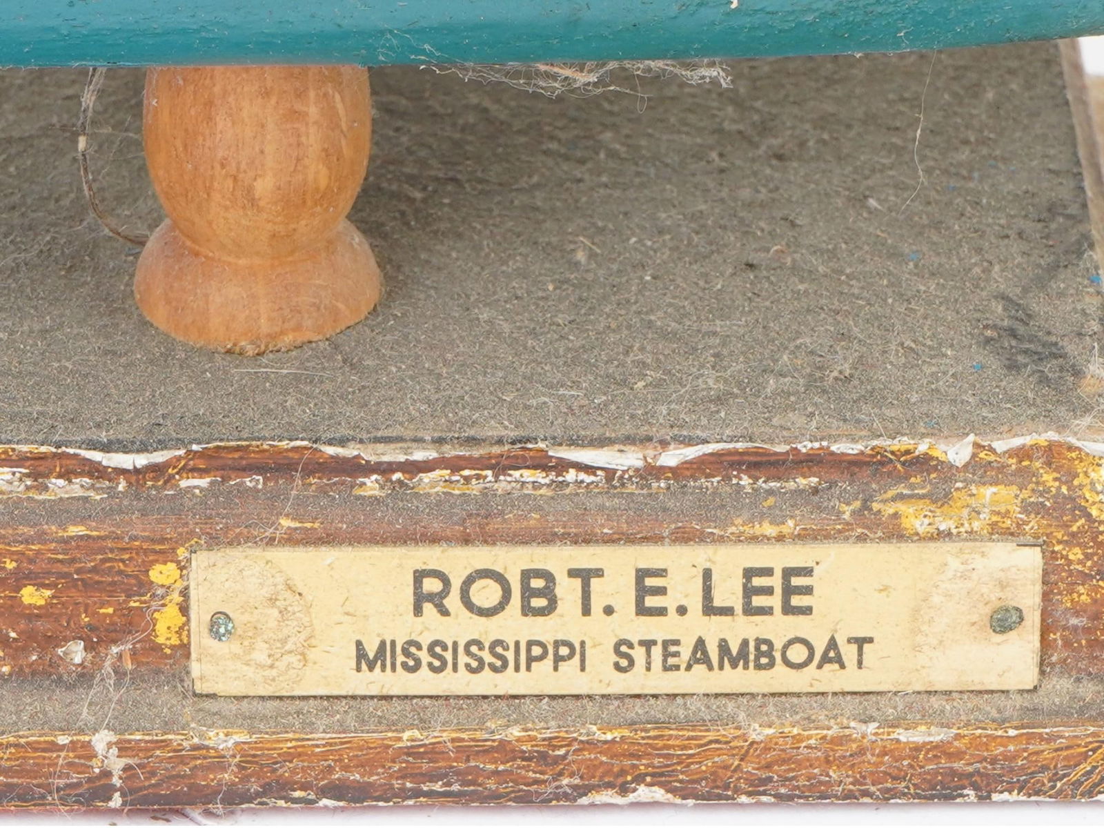 ROBERT E LEE MODEL PADDLE WHEEL STEAMER IN ORIGINAL CASE - 11