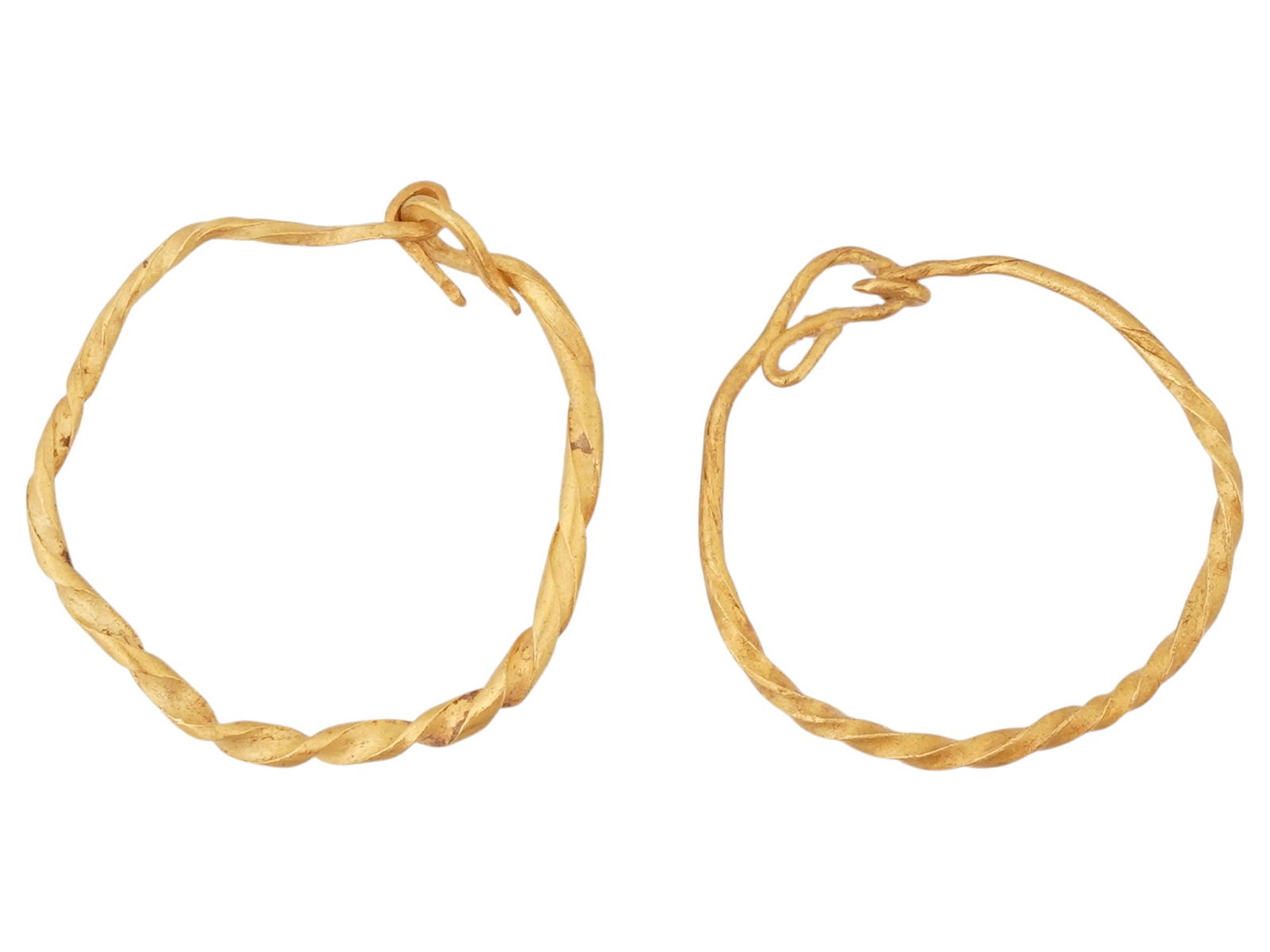 PAIR OF ANCIENT ROMAN GOLD EARRINGS (1 of 3)