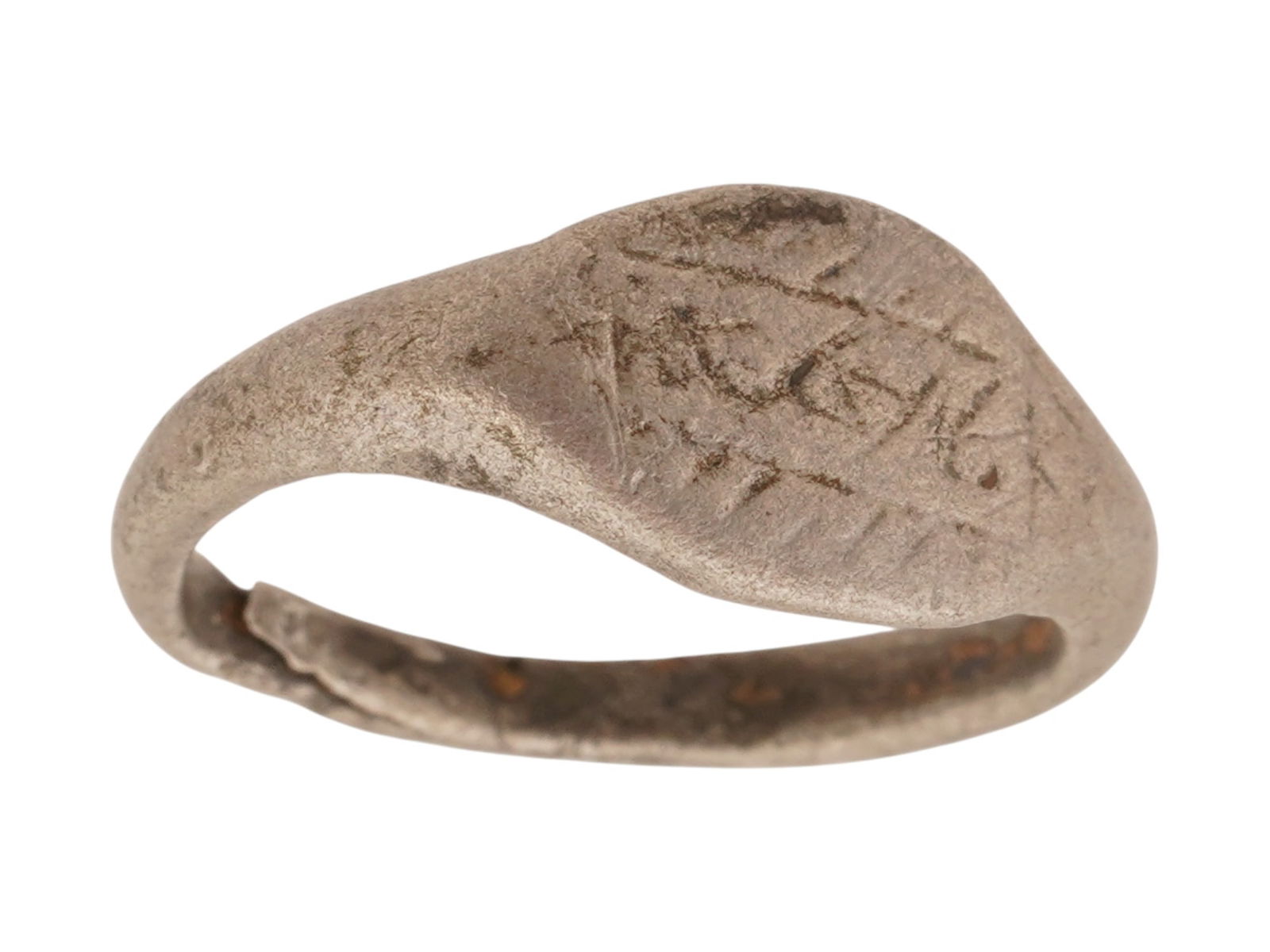 ANCIENT ROMAN ENGRAVED BRONZE SIGNET RING 100 TO 300 AD (1 of 6)