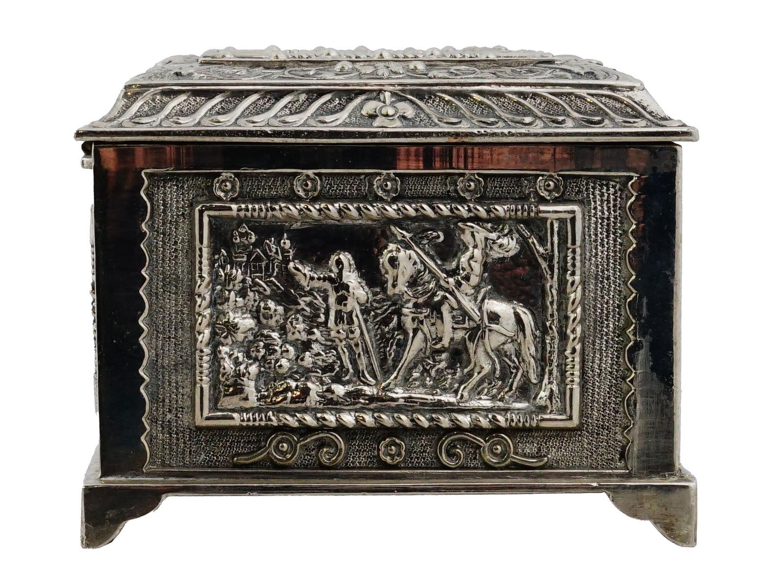 VICTORIAN MANNER COVERED REPOUSSE SILVER PLATED BOX - 7