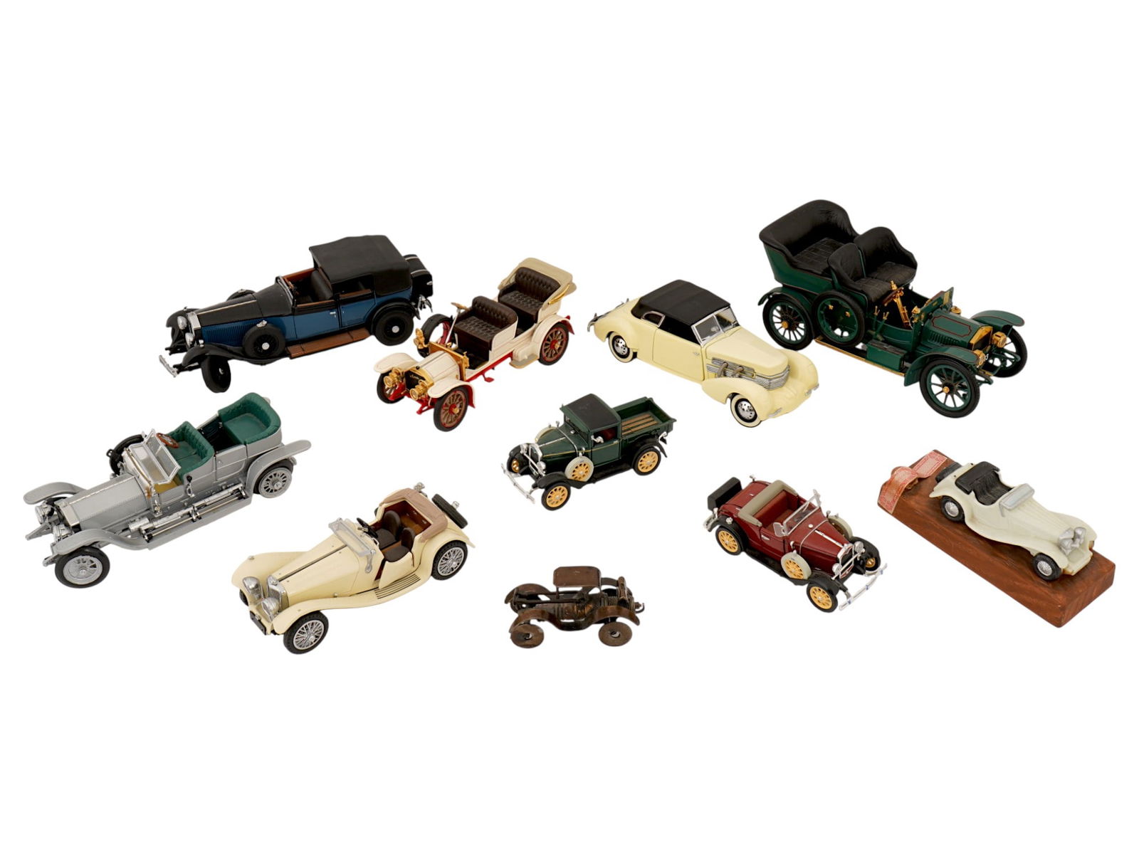 COLLECTION OF VINTAGE DIECAST MODEL AUTOMOBILES: A collection of vintage diecast model automobiles, primarily adult-collector pieces from the Franklin Mint Precision Models series. These models are known for their high level of detail and accurate r