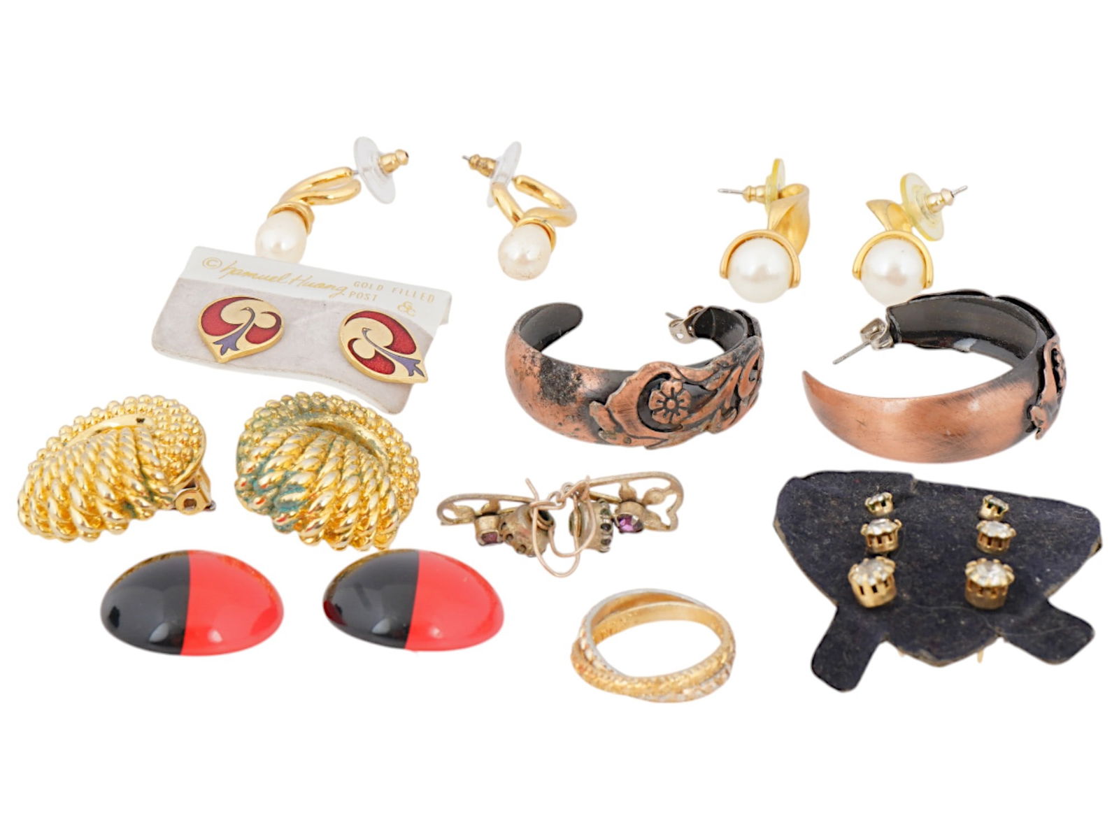 LOT OF VINTAGE STATEMENT COSTUME EARRINGS (1 of 3)